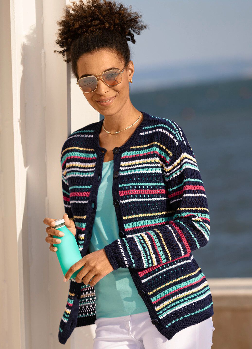 Strickjacke in Ringeldessin
