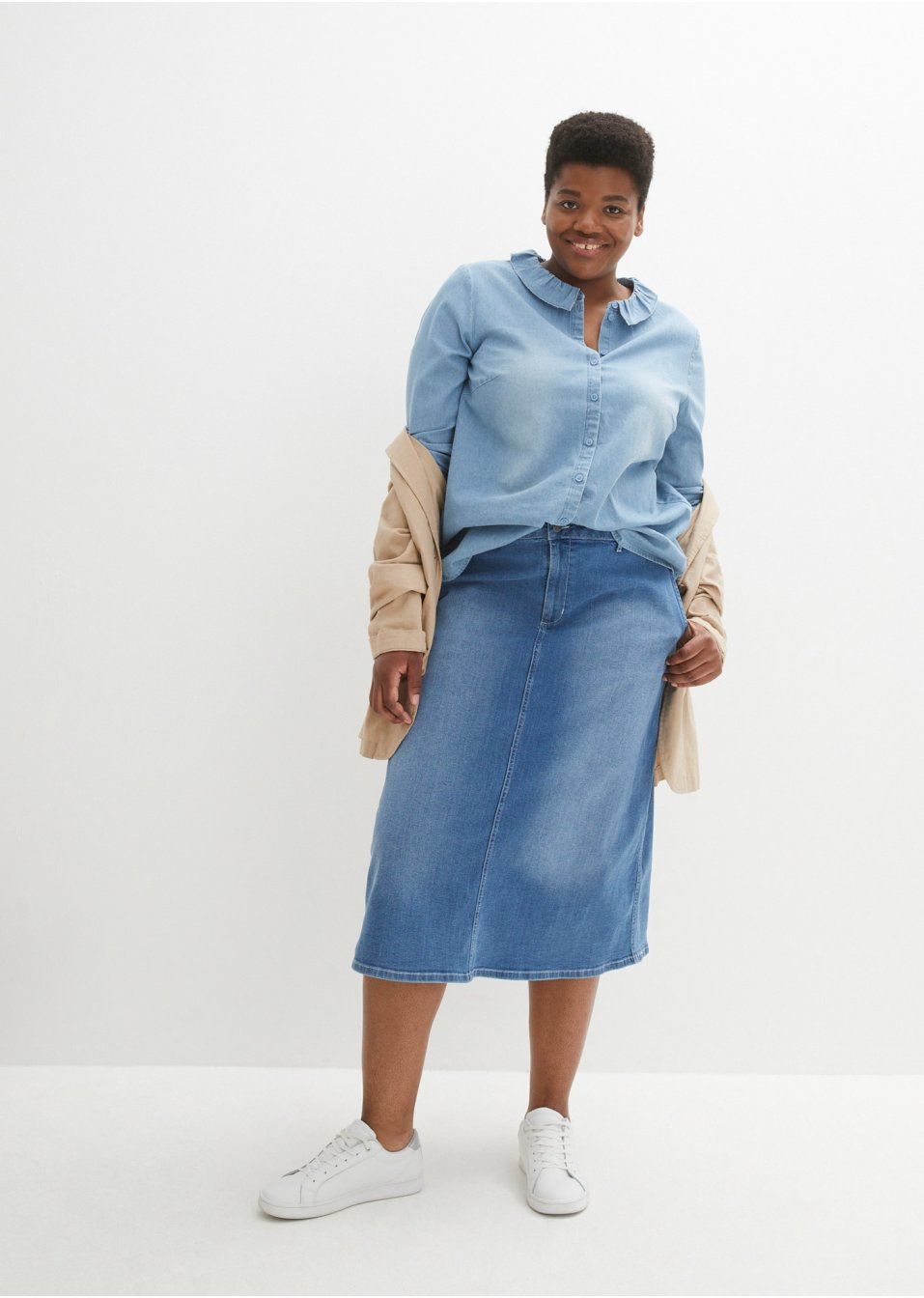 Jupe en jean extensible, longueur midi