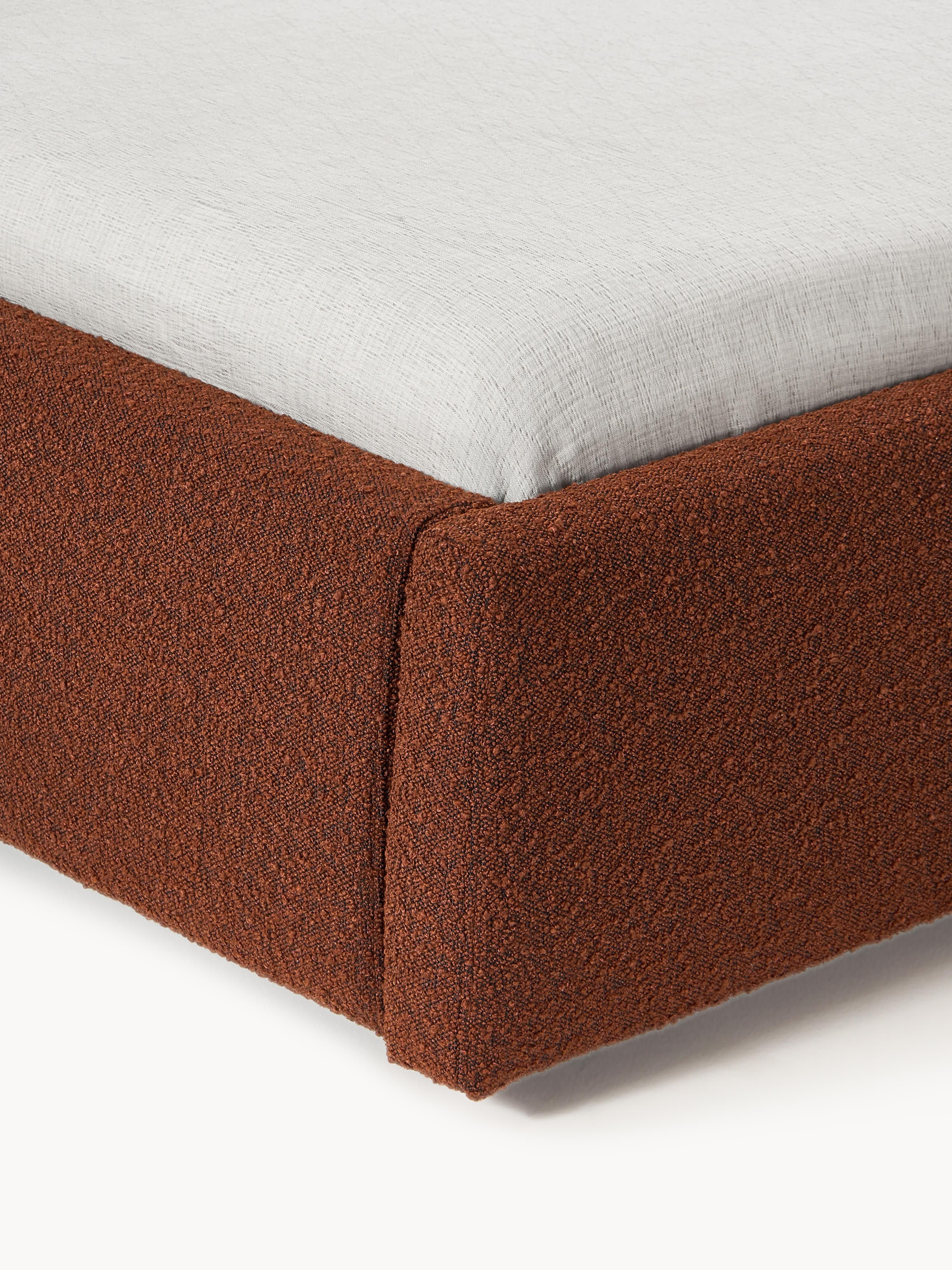 Bouclé gestoffeerd bed Cloud met opbergruimte