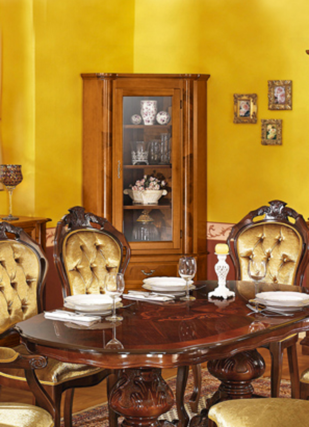 Esszimmer-Möbel mit Wurzelholzfurnier