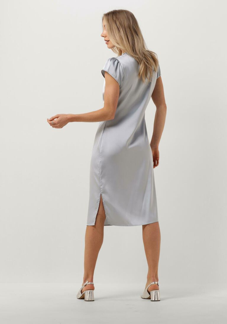 BRUUNS BAZAAR lichtblauwe bruuns bazaar midi jurk raisella neema dress