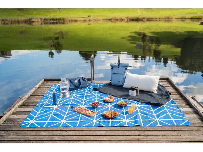 KOOR Picknickdecke Onda-Blu 200 x 250 cm Modische Picknick-Decke in sommerlichen Trendfarben