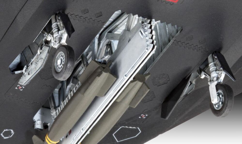 Geschenkset US Air Force 75th Anniversary, Revell Modellbausatz mit Basiszubehör