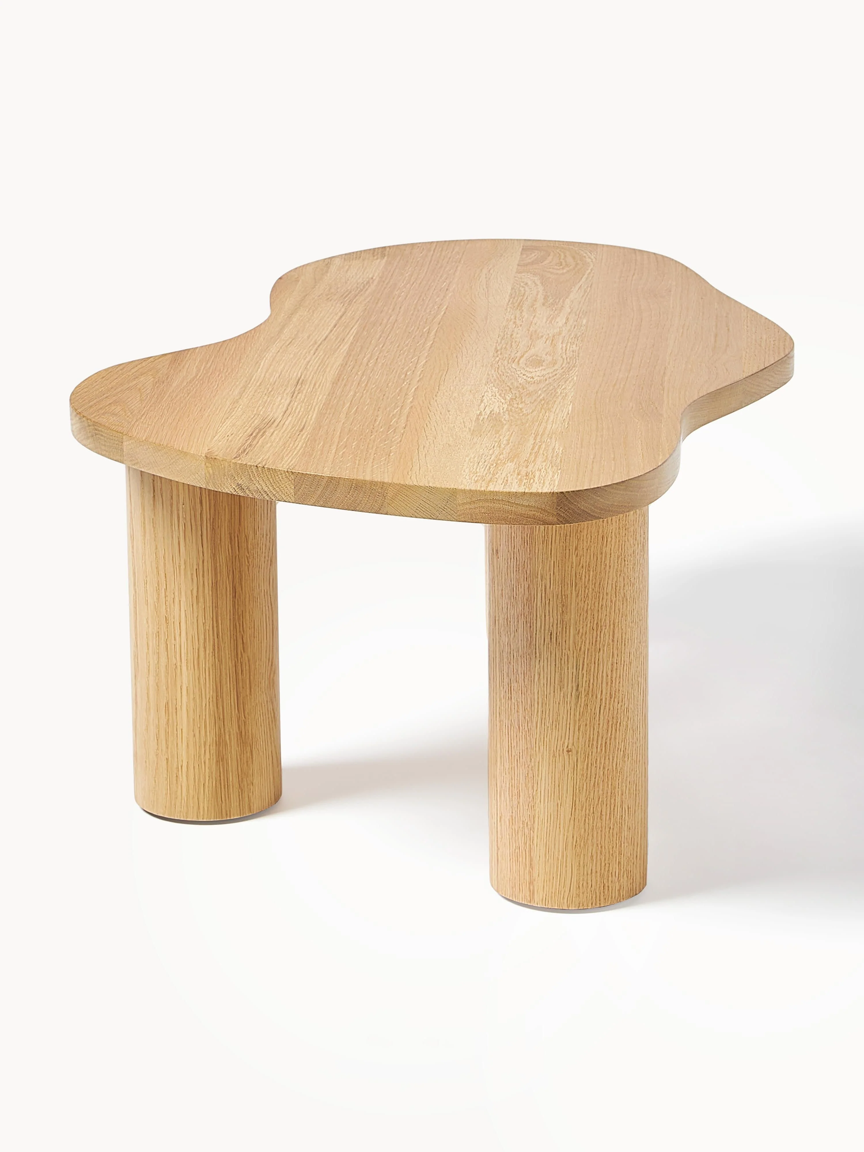 Salontafel Didi van eikenhout in organische vorm