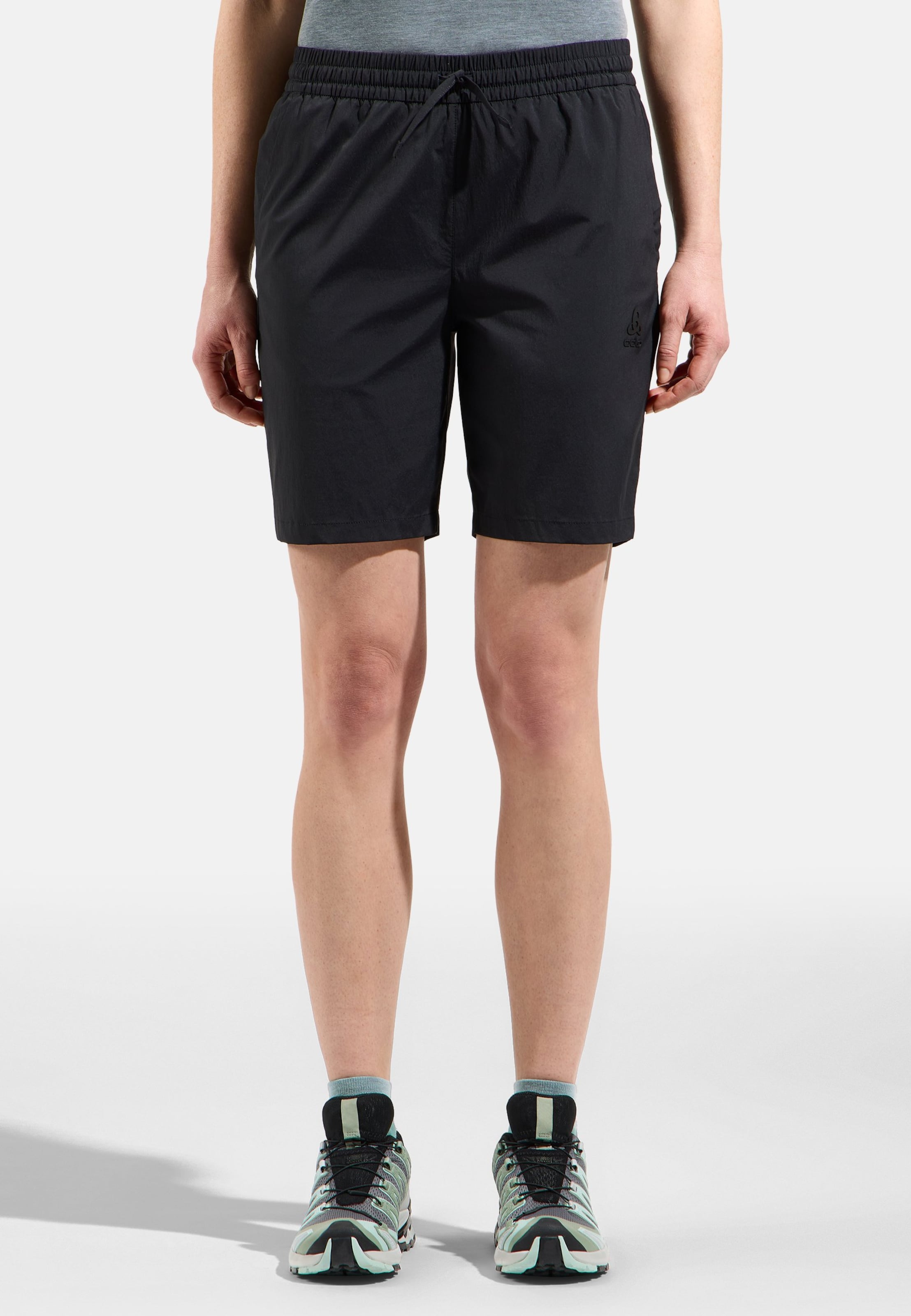Essentials Wandershorts in black