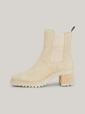 Botas essenciais de camurça com salto médio e travas.
