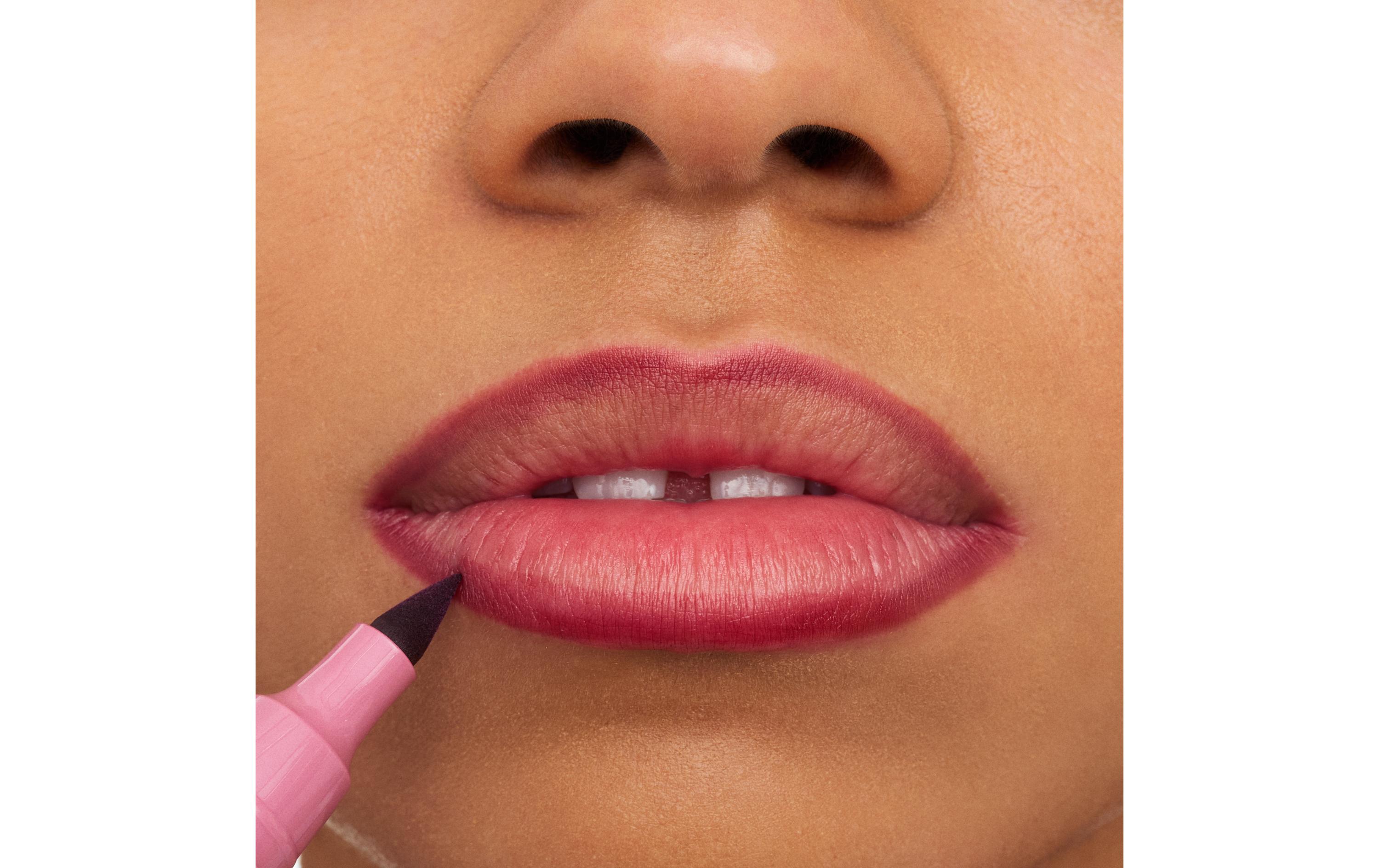 Lip Liner Line n' Stain! Tattoo 01 Everyone's Nude-PinkLanganhaltender flüssiger Lipliner in einem sanften Pinkton