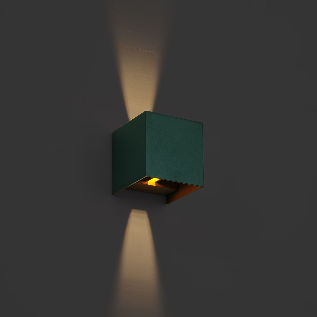Buiten wandlamp donker groen incl. LED IP54 - Edwin
