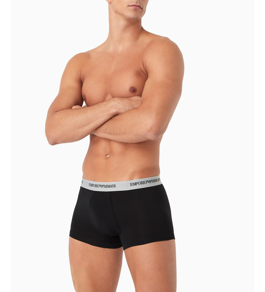 Pacote com três boxers pretos da Emporio Armani