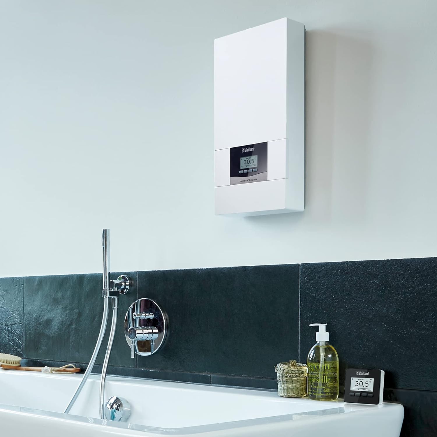 Vaillant elektronischer Durchlauferhitzer, VED exclusive 21/8, druckfest, 21kW, 400V, gradgenaue Auslauftemperatur, stufenlos einstellbar, Grafikdisplay, 0010023747