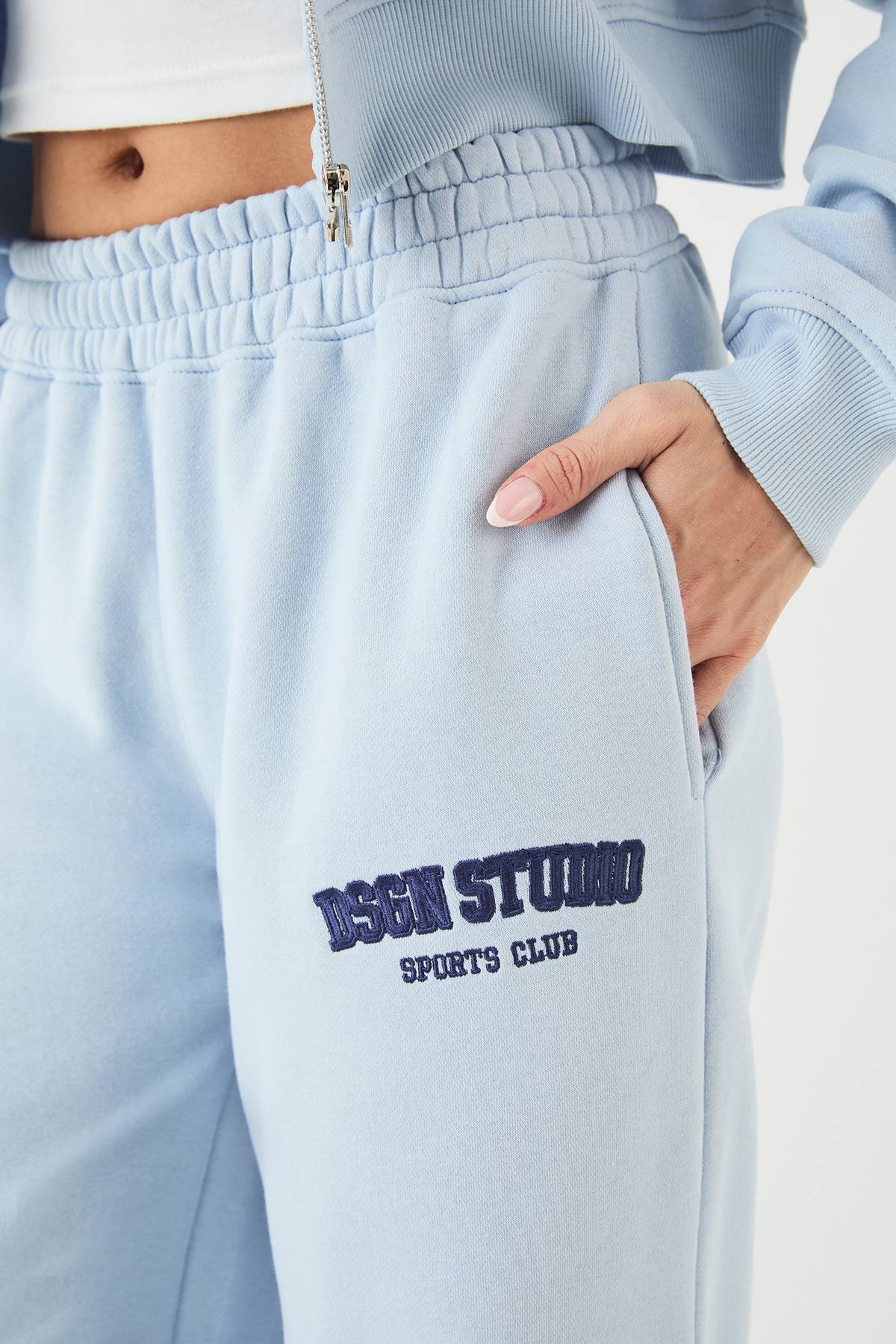 Jogging Jambe Droite avec Appliqué DSGN Studio