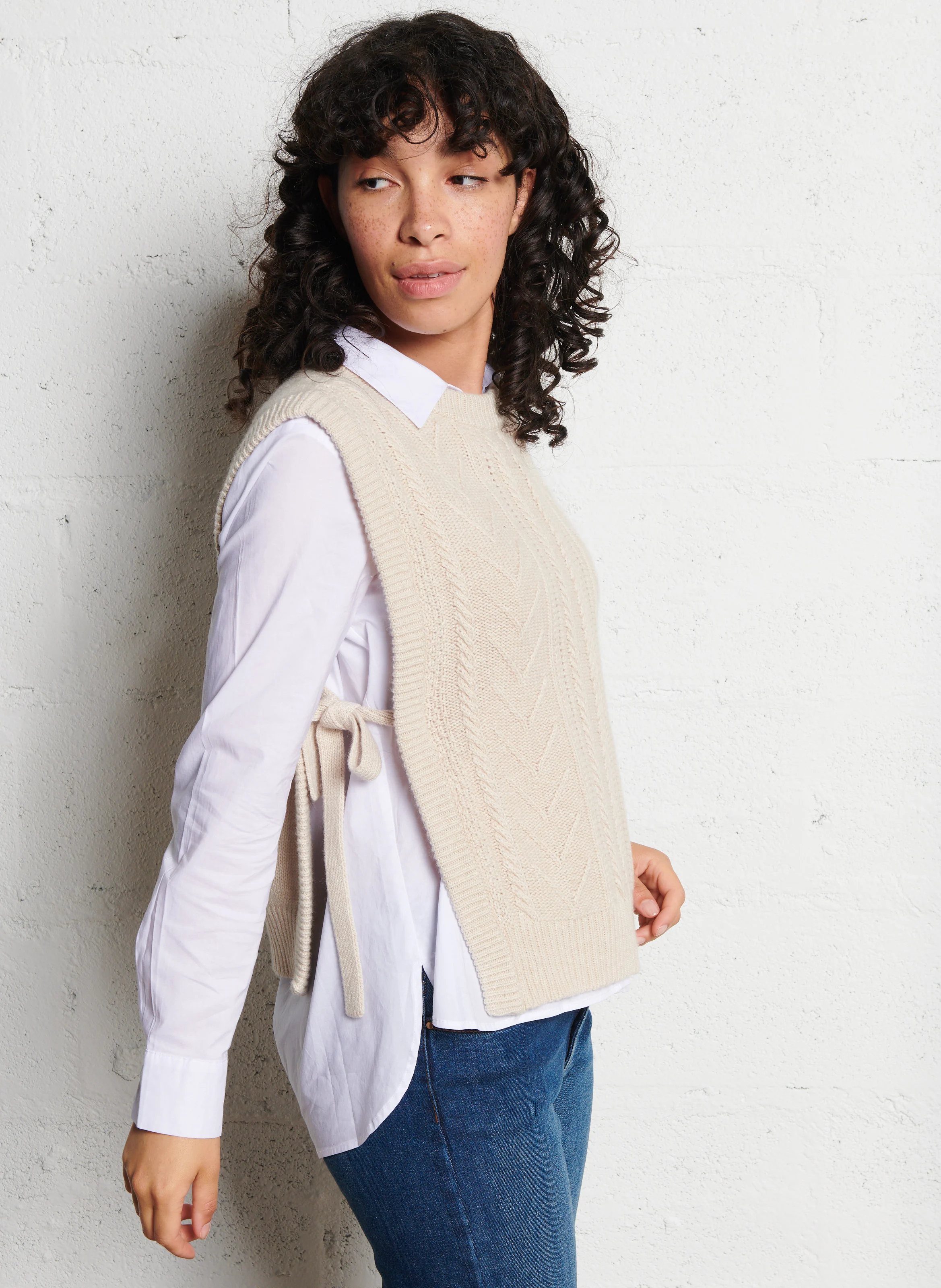 FINN - Pull col rond droit en maille | Beige