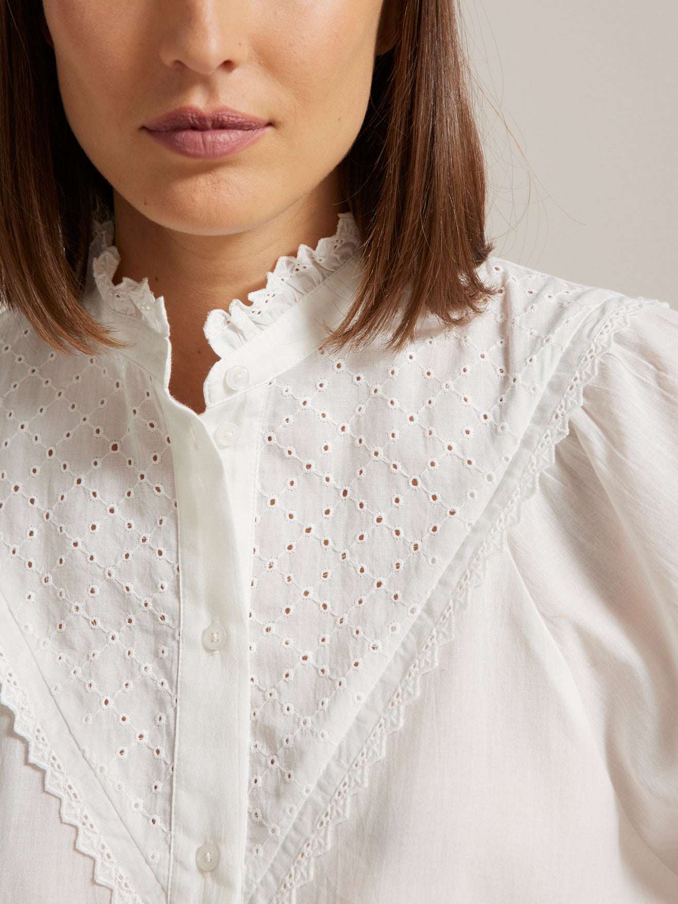 Chemise brodée femme en coton dobby