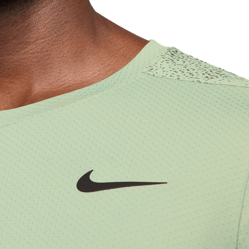 Tee-shirt tennis Sinner Shanghai Nike Court Slam kaki