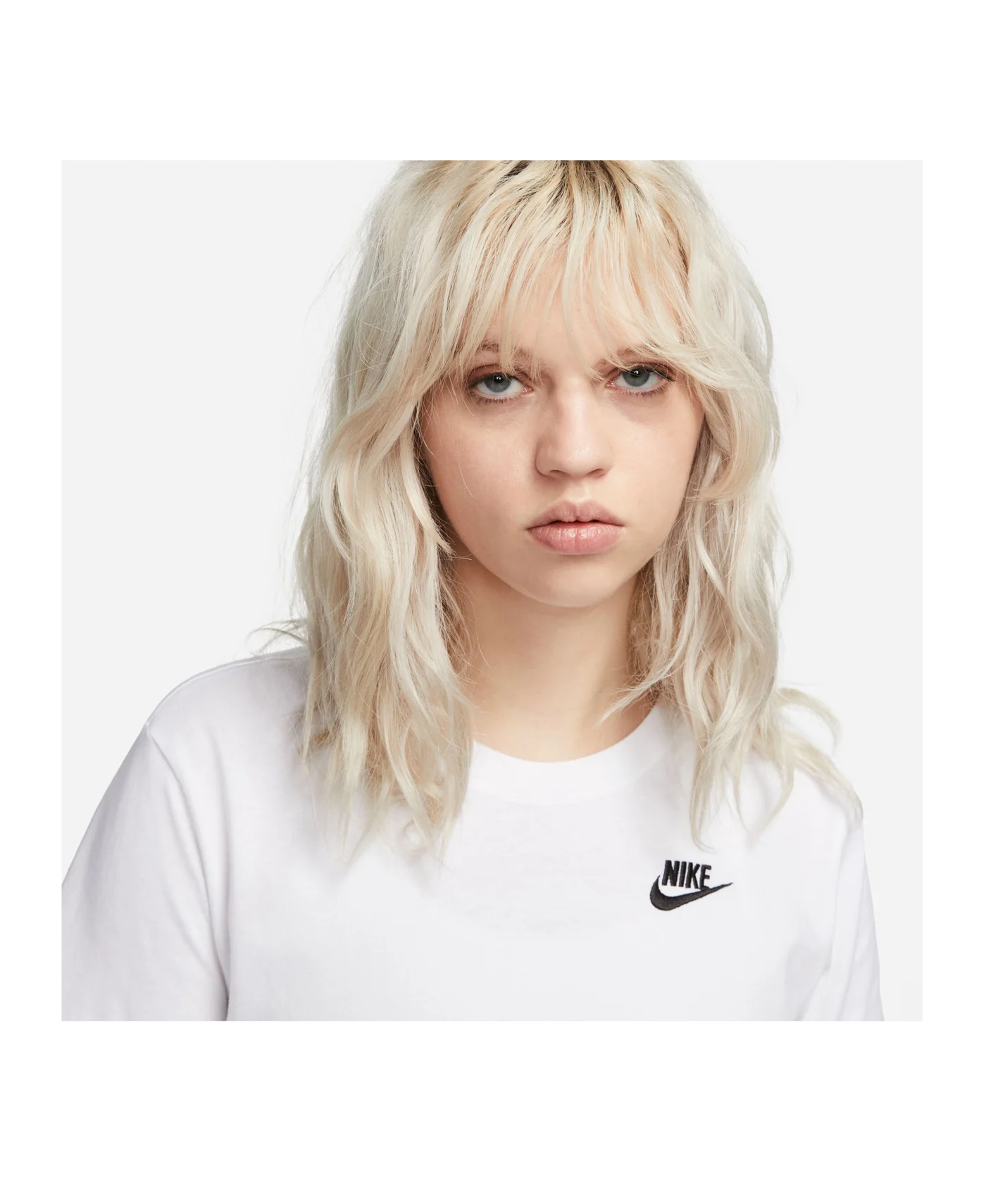 Nike Club Essentials T-Shirt Damen F100