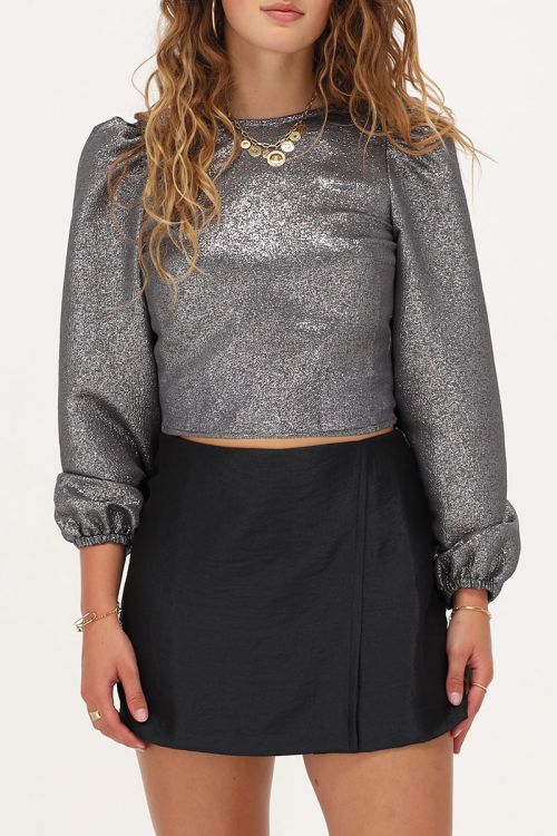 Zwarte skort met overslag satijnen look