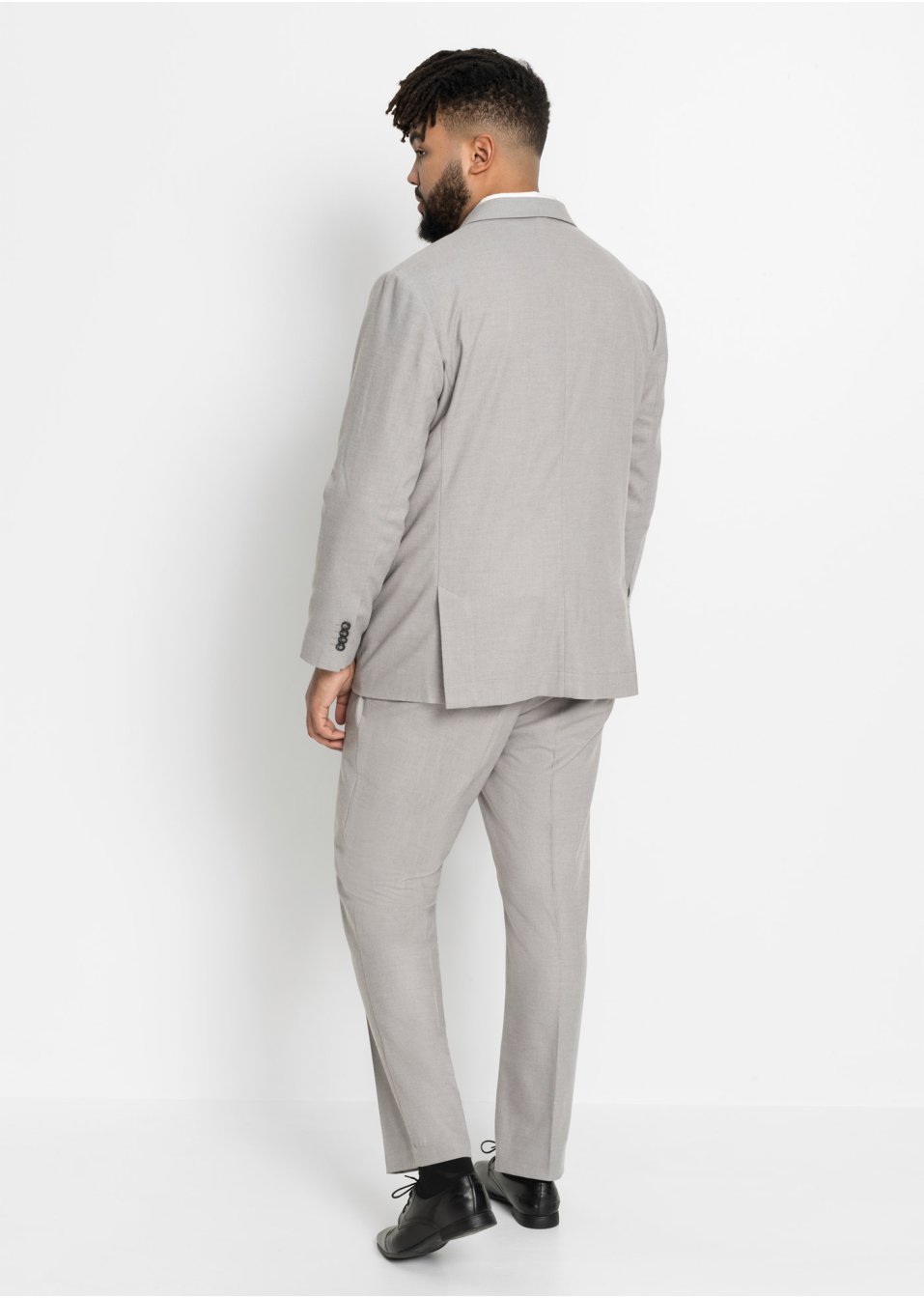 Costume (Ens. 4 pces.) : veste, pantalon, gilet, cravate