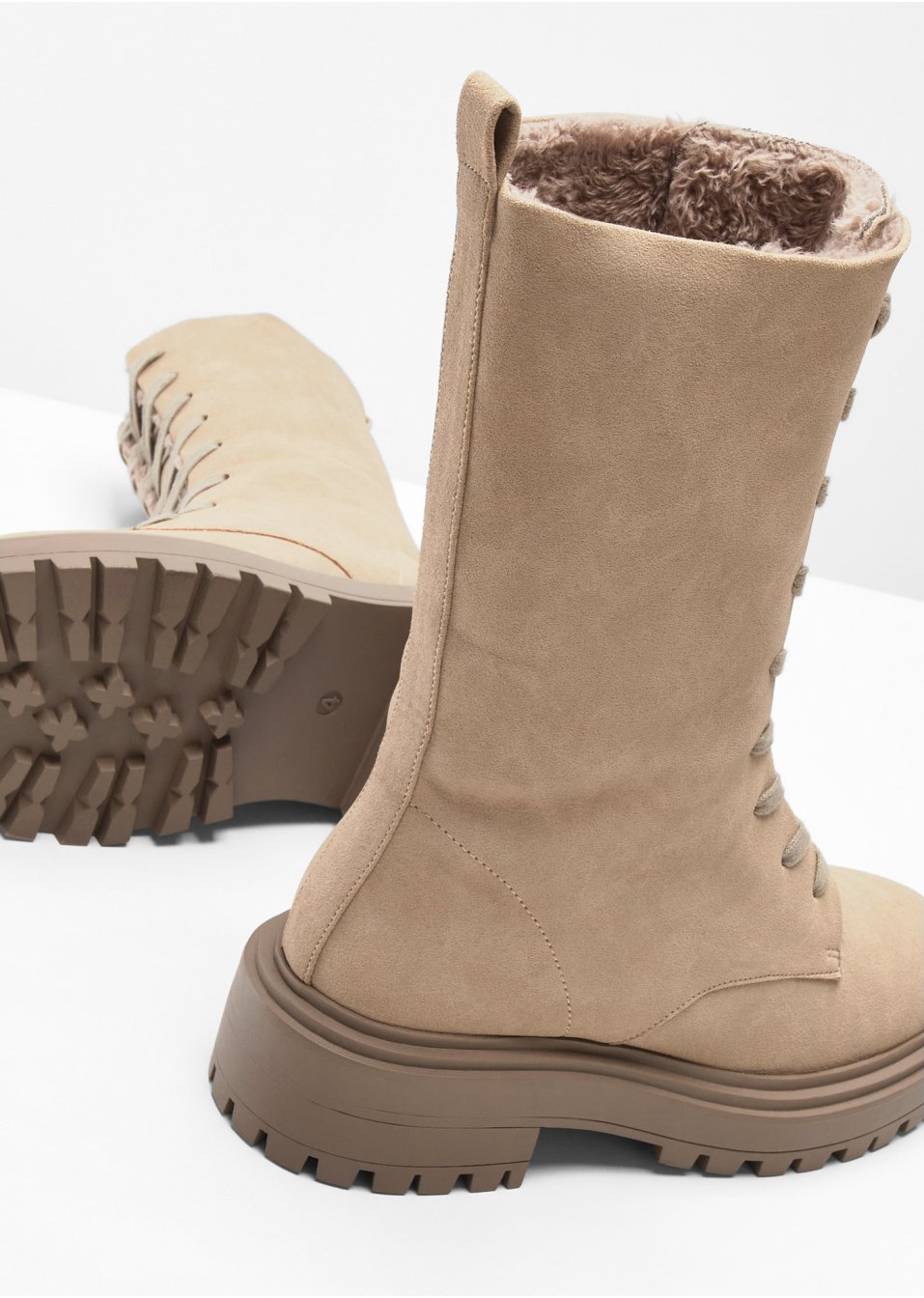 Bottes à lacets