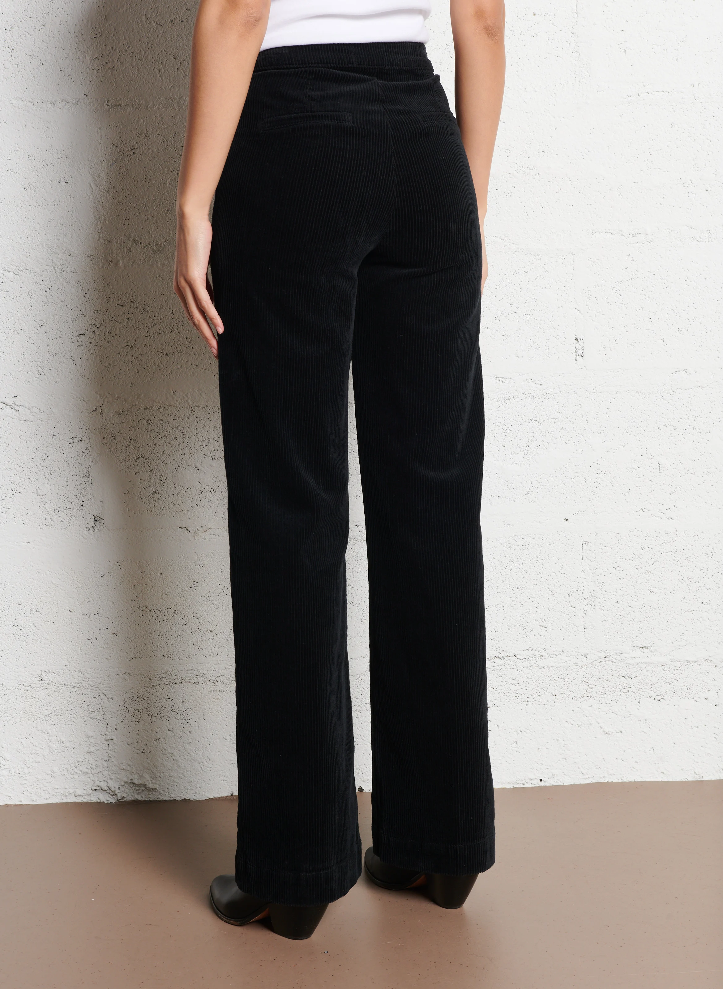 OXAN - Pantalon droit en velours côtelé | Noir