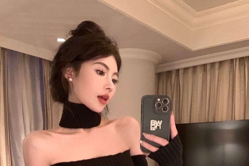 Metonymph - Off-Shoulder Effen Geribbelde Trui