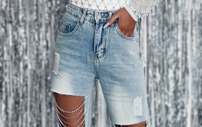 Bolgivy - Losse jeans met scheuren en strass-kettingaccenten in middelhoge taille