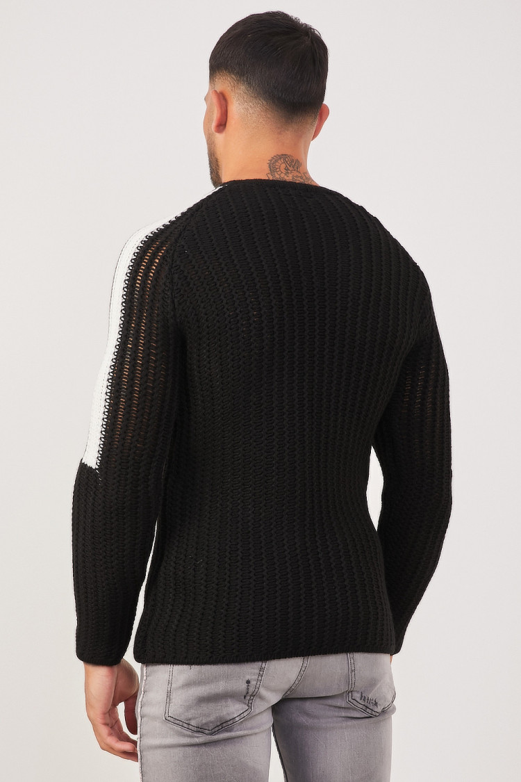 Pull en maille noir épaules blanches