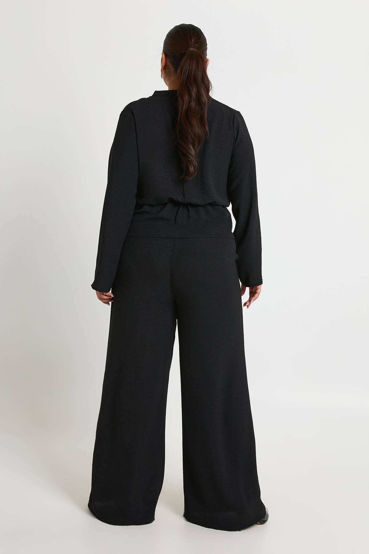 boohoo Plus Chemisier à manches longues drapé en tissu et pantalon coordonné