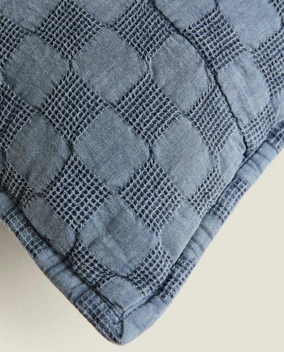CAPA DE ALMOFADA EM MALHA WAFFLE