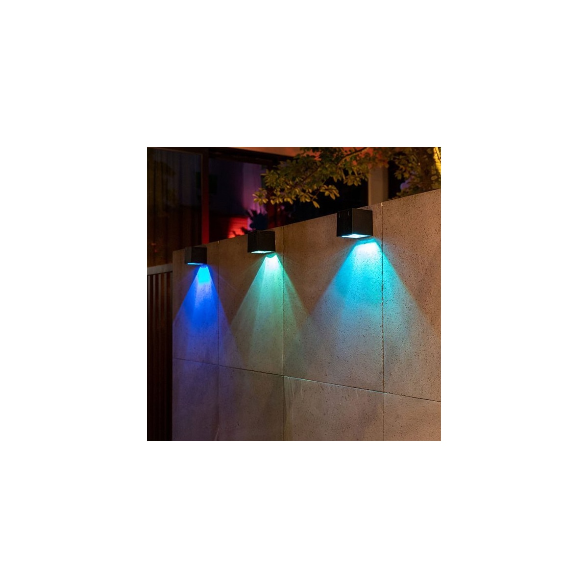Vegglampe med solcelleladning 8x8x8cm