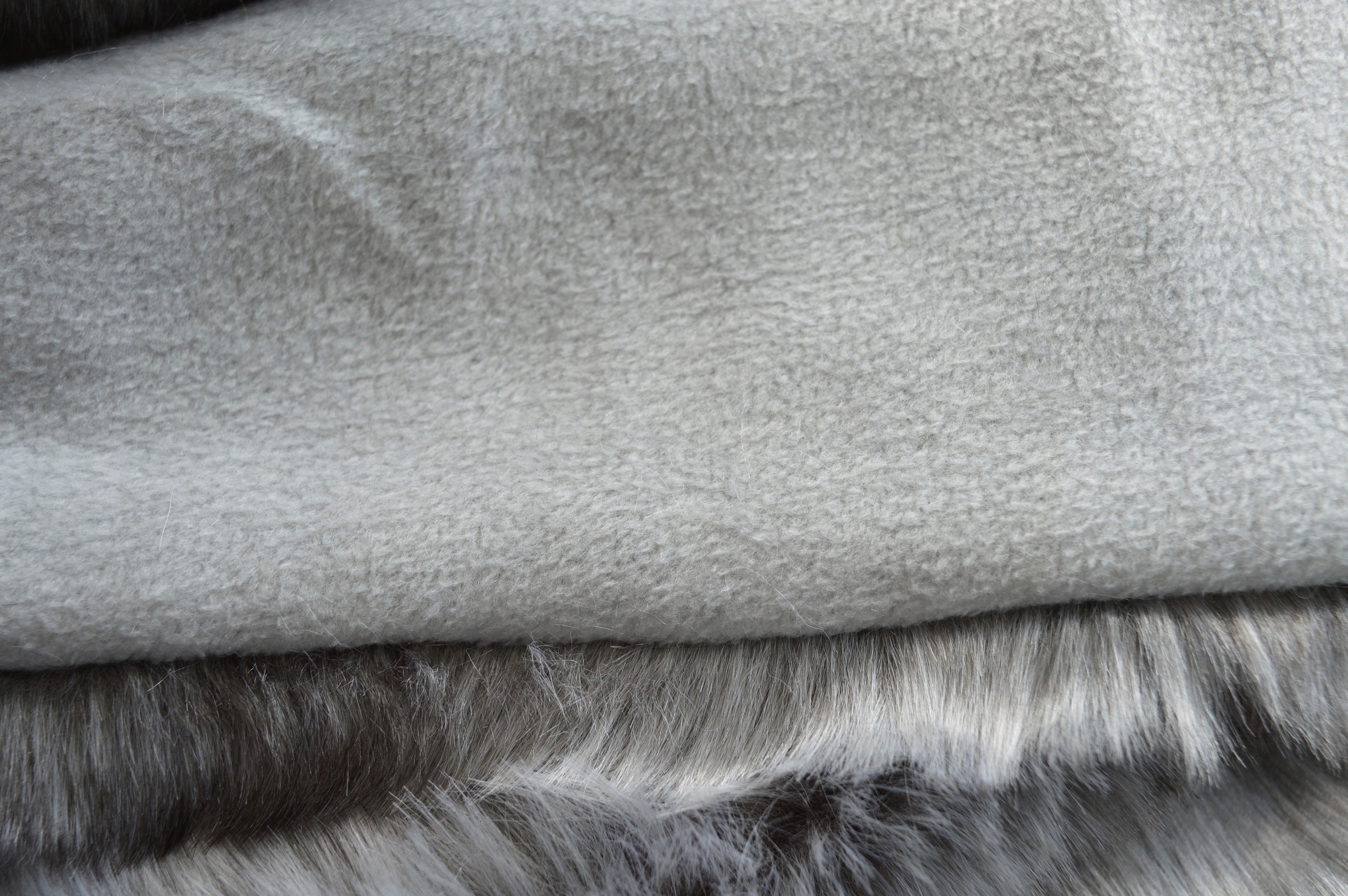 MESANA Wohndecke »Wolf« aus hochwertigem Fellimitat, Kuscheldecke, 150x200 cm