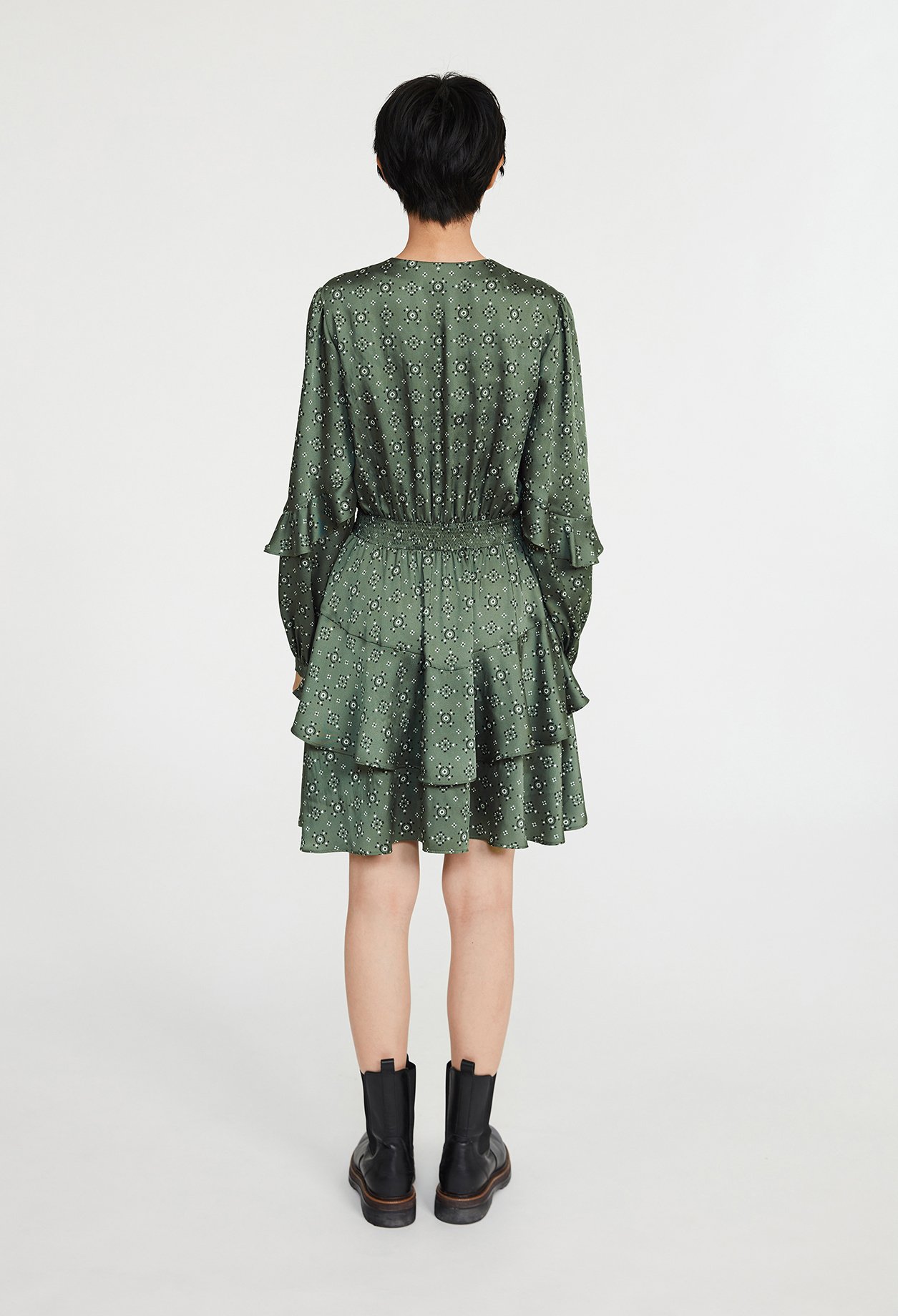 Robe courte &agrave; motif geometrique smocke