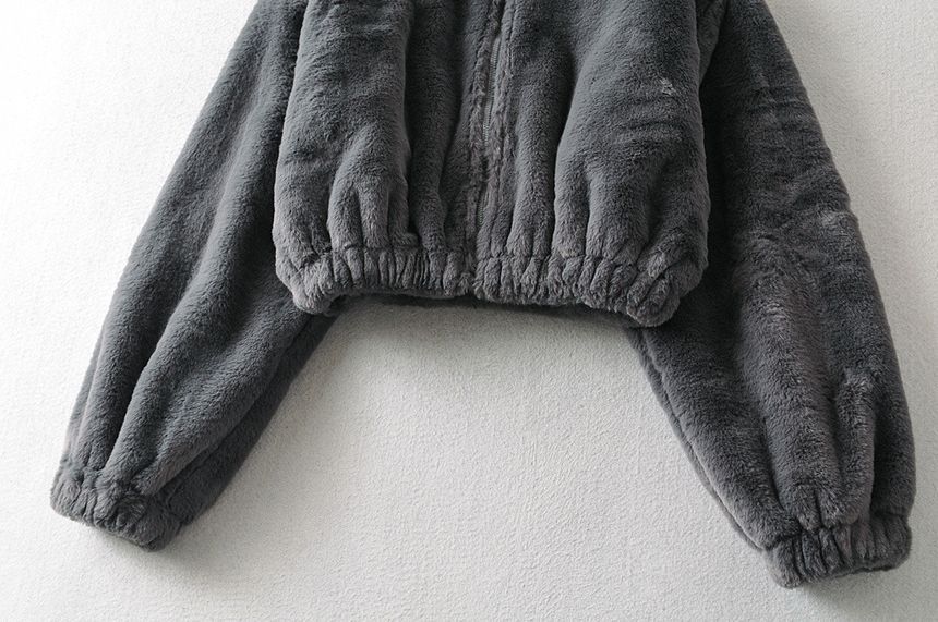 Sundine - Effen, pluizig cropped jack met opstaande kraag en rits