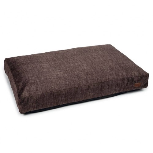 Cama para cães marrom, desenhada por Lotte Unnay