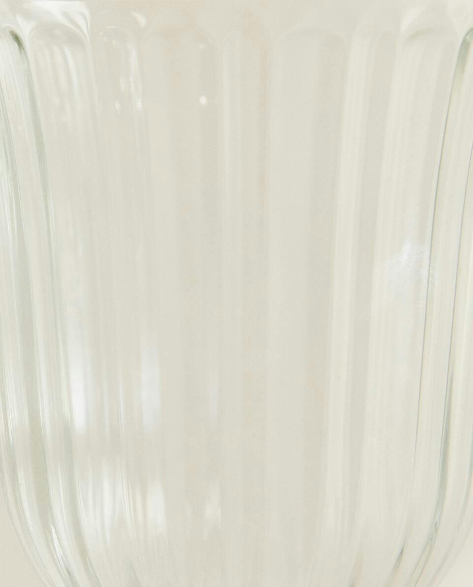 TAÇA DE VINHO COM DESIGN EM RELEVO