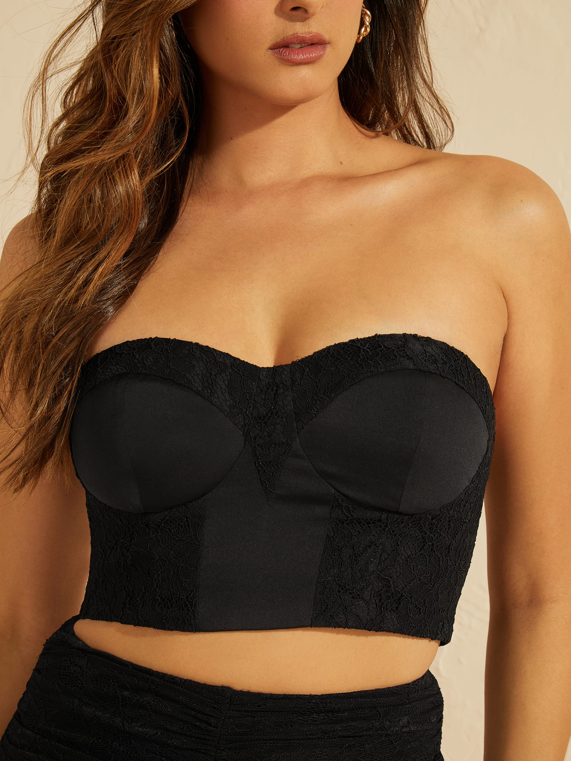 Top cropped de renda J'adore