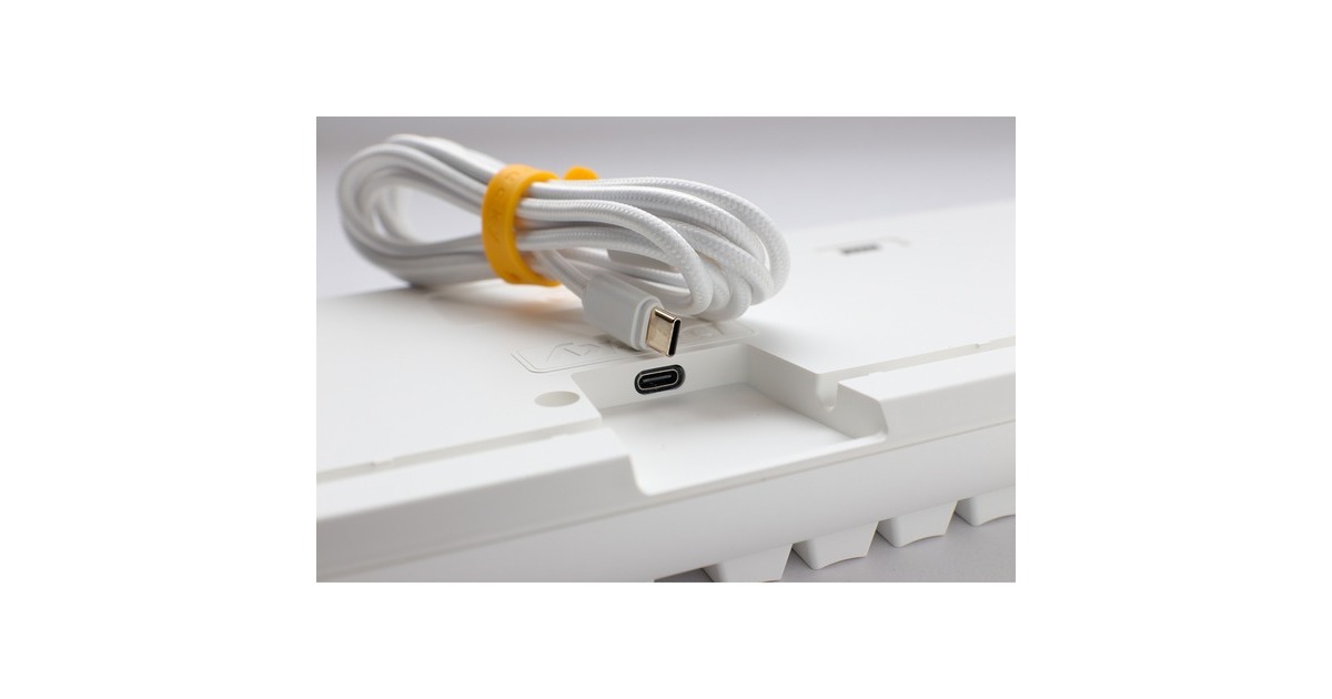 DuckyOne 3 Classic Pure White, toetsenbord  (Wit, US lay-out, Cherry MX Silent Red, RGB led, Double-shot PBT, Hot-swappable, QUACK Mechanics)