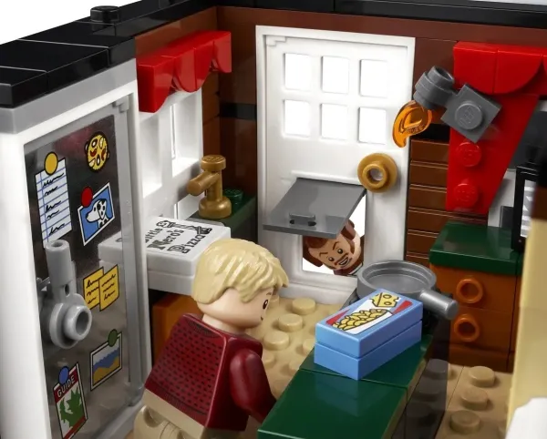 LEGO Ideas 21330 Home Alone