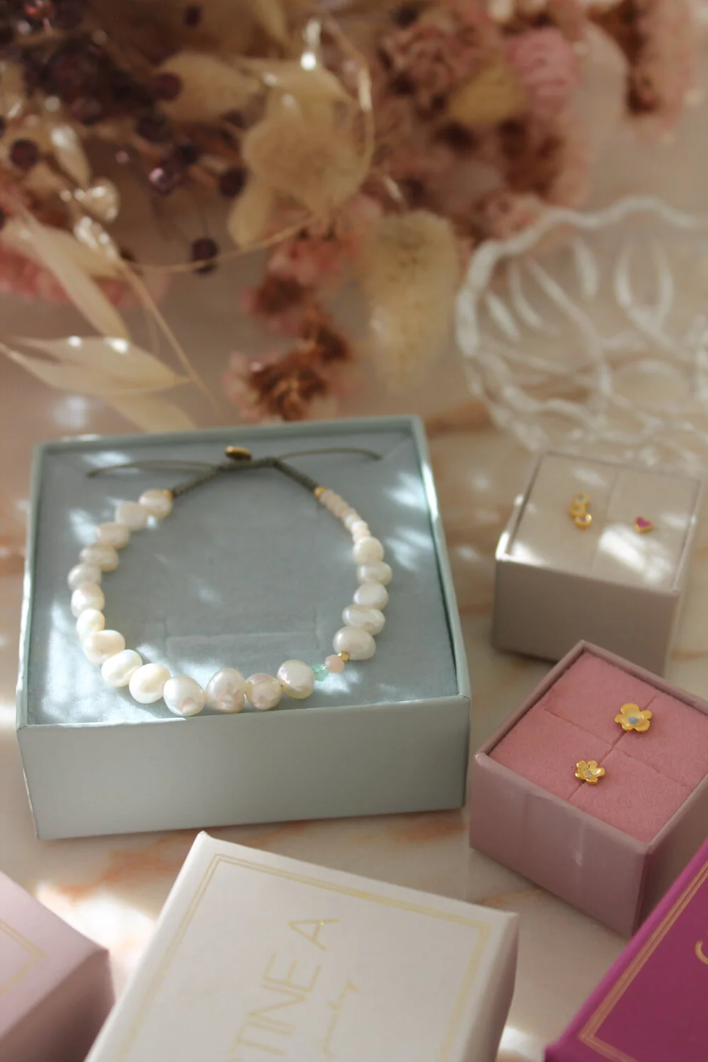 STINE A Jewelry  PlanBørnefonden garden flower Love Box - forgyldt