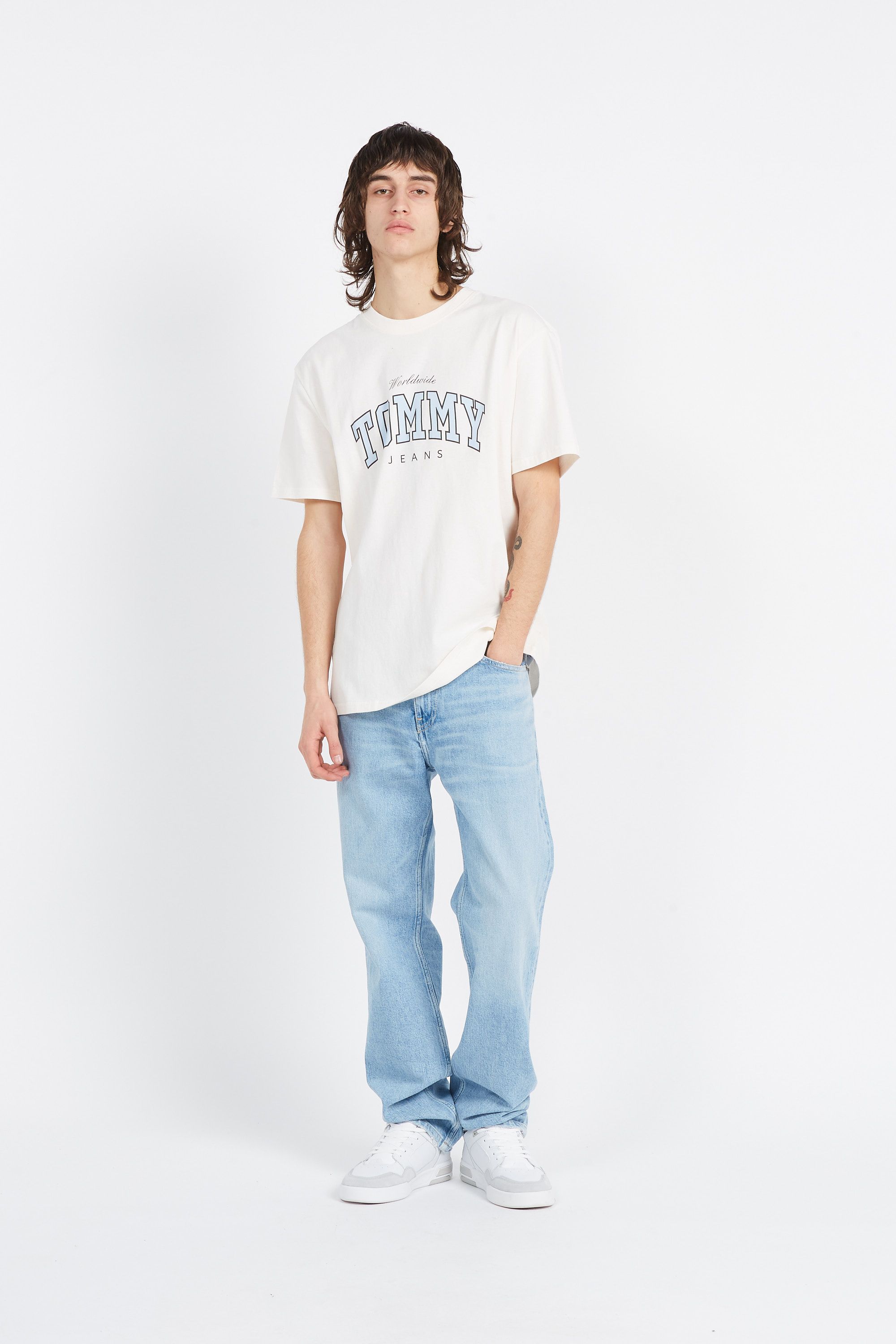 TOMMY JEANS T-shirt TJM REG VARSITY WW T Blanc