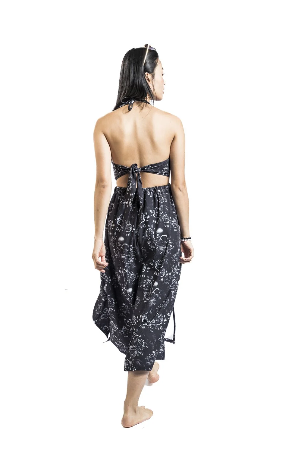Double Slit Dress with Roses and Skulls | Black Premium by EMP Robe longue