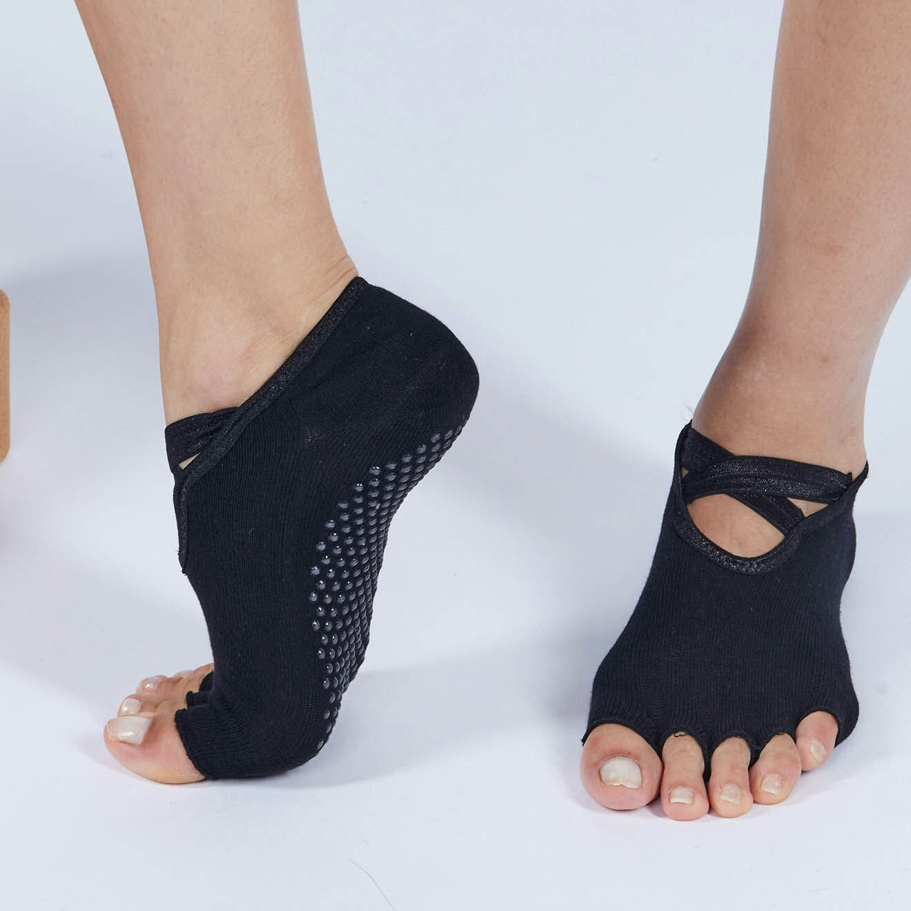Onamaste Chaussettes de yoga antidérapantes noires