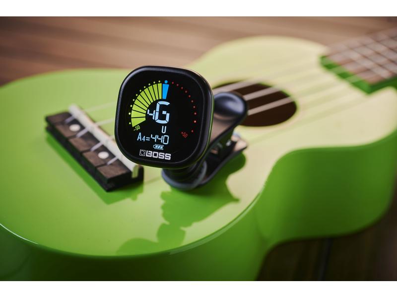 BOSS Stimmgerät TU-05 Clip-On Tuner mit grossem Farbdisplay
