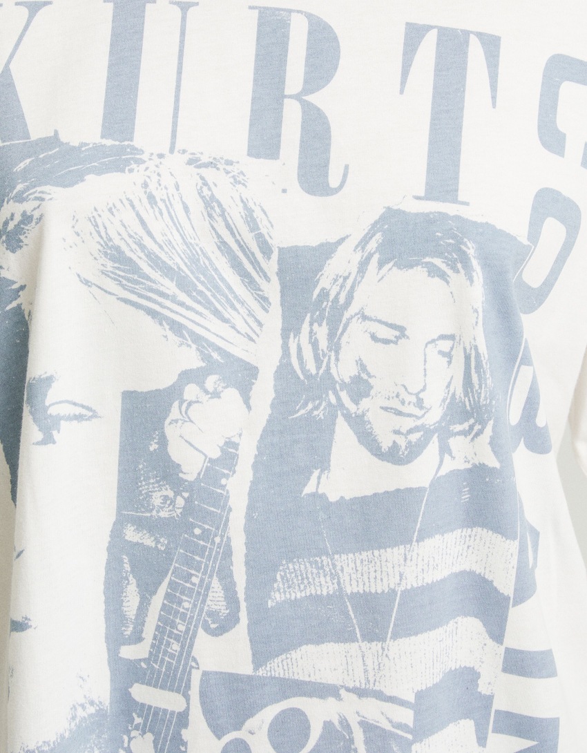 Camiseta oversized de manga curta com estampa de Kurt Cobain