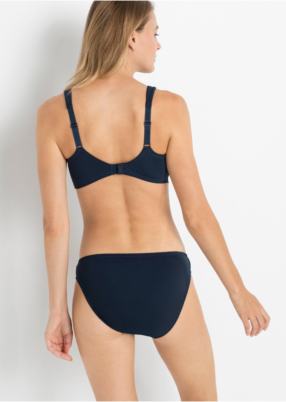 Soutien-gorge moulé non rembourré à armatures