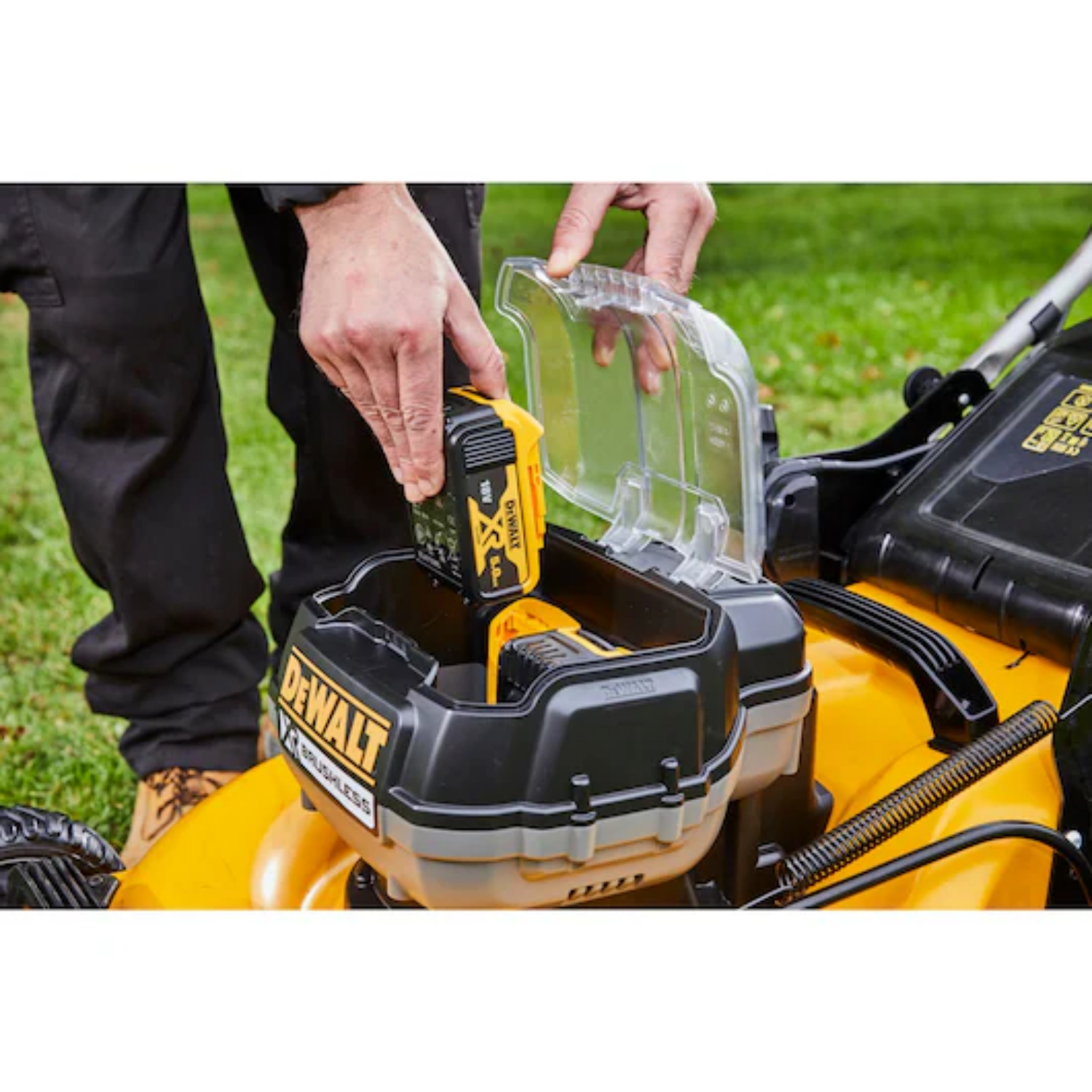 DeWALT DCMW564P2 18V Li-Ion Accu Grasmaaier set (2x 5.0Ah accu) incl. 1 opvangzak - 55L - 48cm