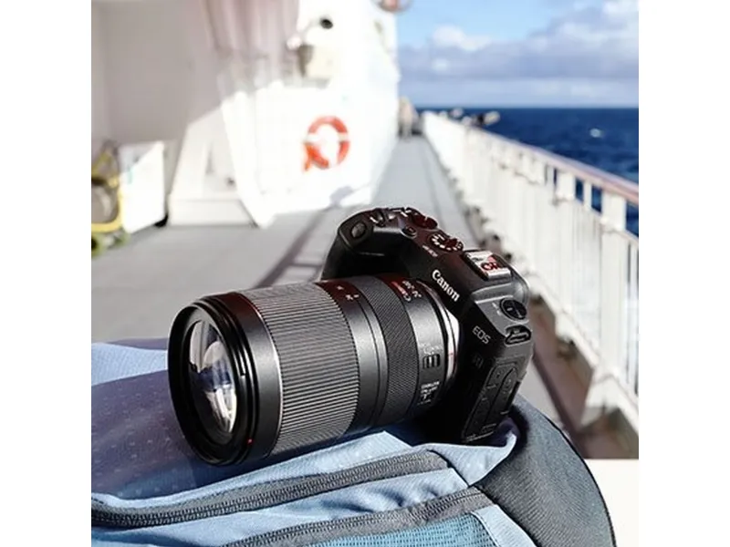 Canon EOS RP - Digitalkamera - spejlløst - 26.2 MP - Full Frame - 4K / 25 fps - 10x optisk zoom RF 24-240 mm F4-6.3 IS USM objektiv - Wi-Fi, Bluetooth