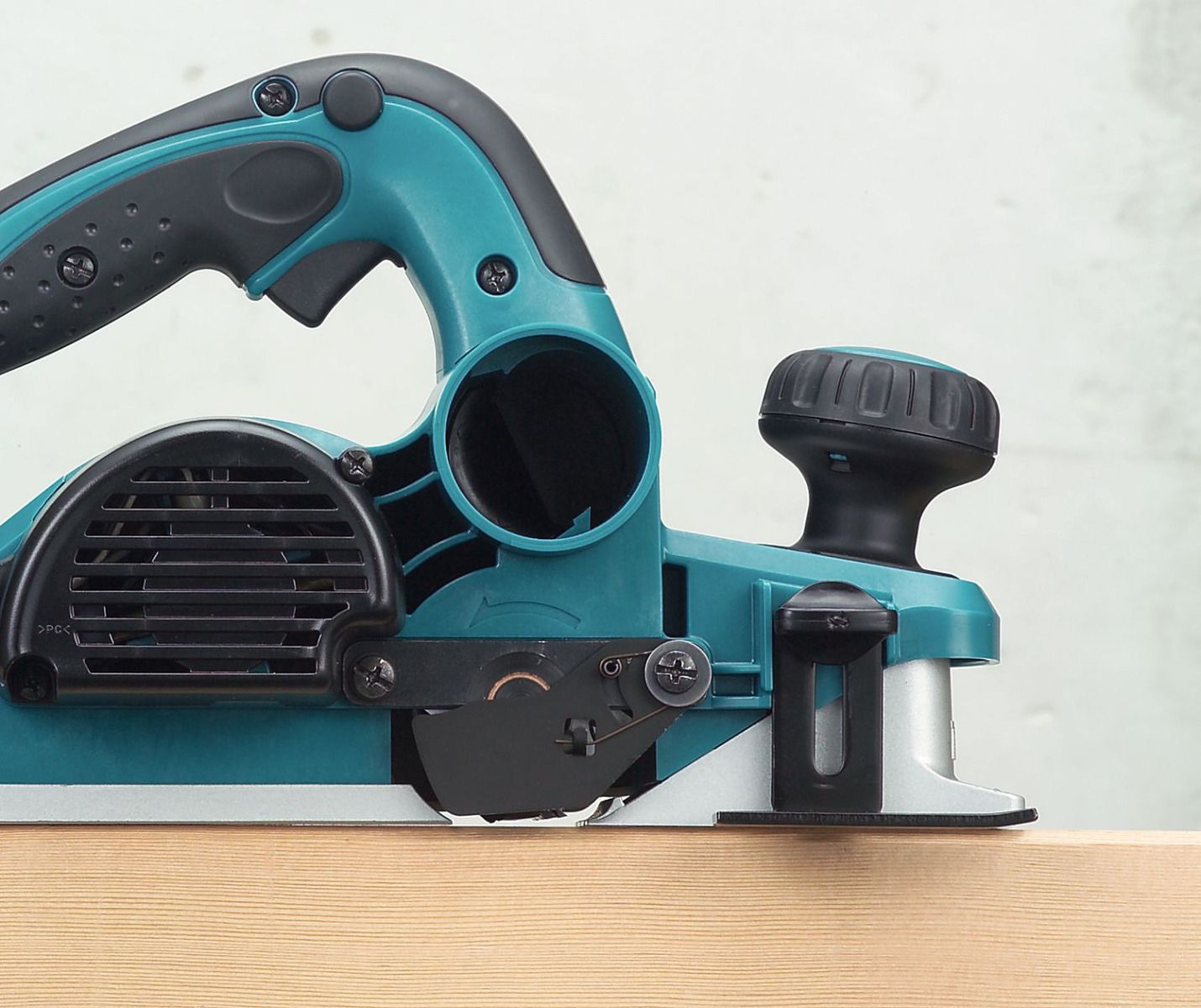 Makita KP0810K Schaaf 82mm 230V in koffer