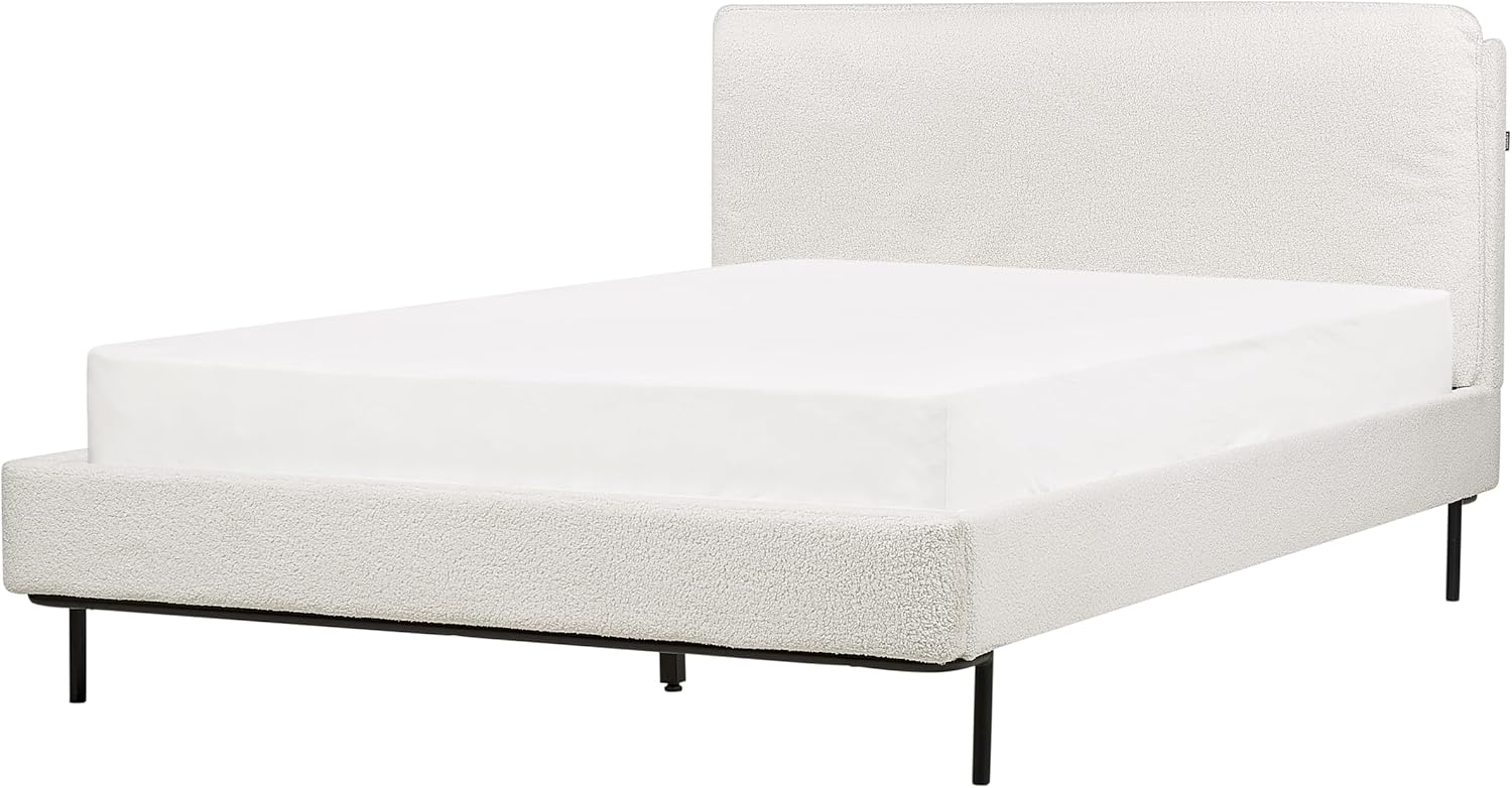 Beliani Polsterbett Stoffbezug Bouclé weiß mit Lattenrost 140x200cm hohes Kopfteil Corio