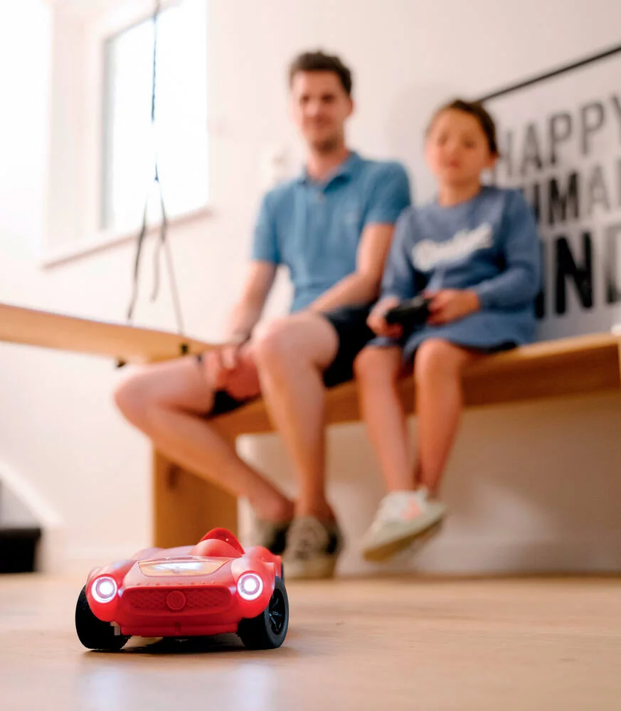 KIDYCAR - VOITURE TELECOMMANDEE ROUGE PERSONNALISABLE AVEC PHARES