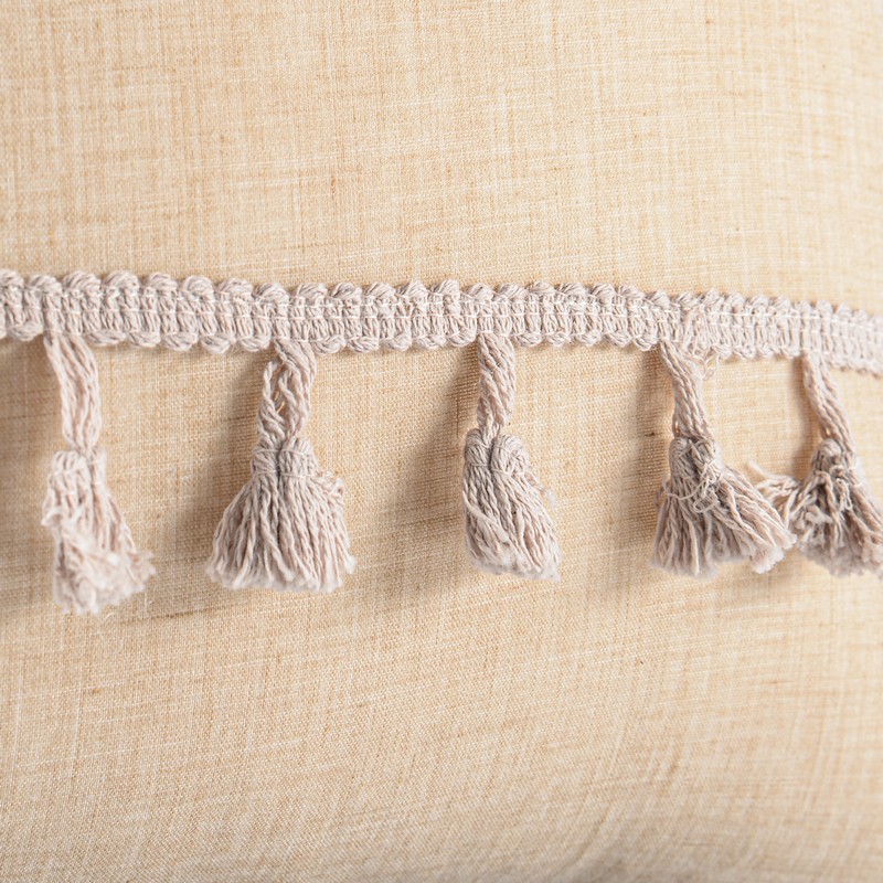 Coussin avec pompons 'Camille' taupe